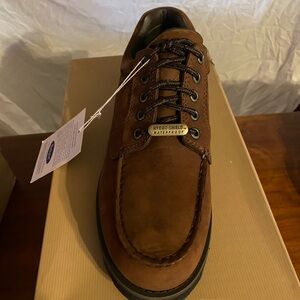 Rockport Mens size 10US new in box oxfords. Water resistant materials.